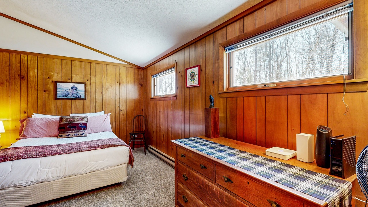Photo of Bedroom in Moultonborough