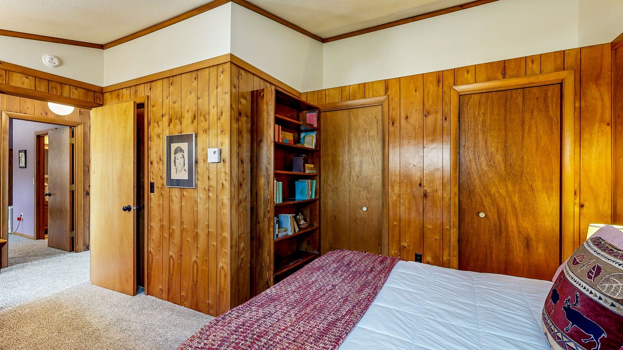 Photo of Bedroom in Moultonborough