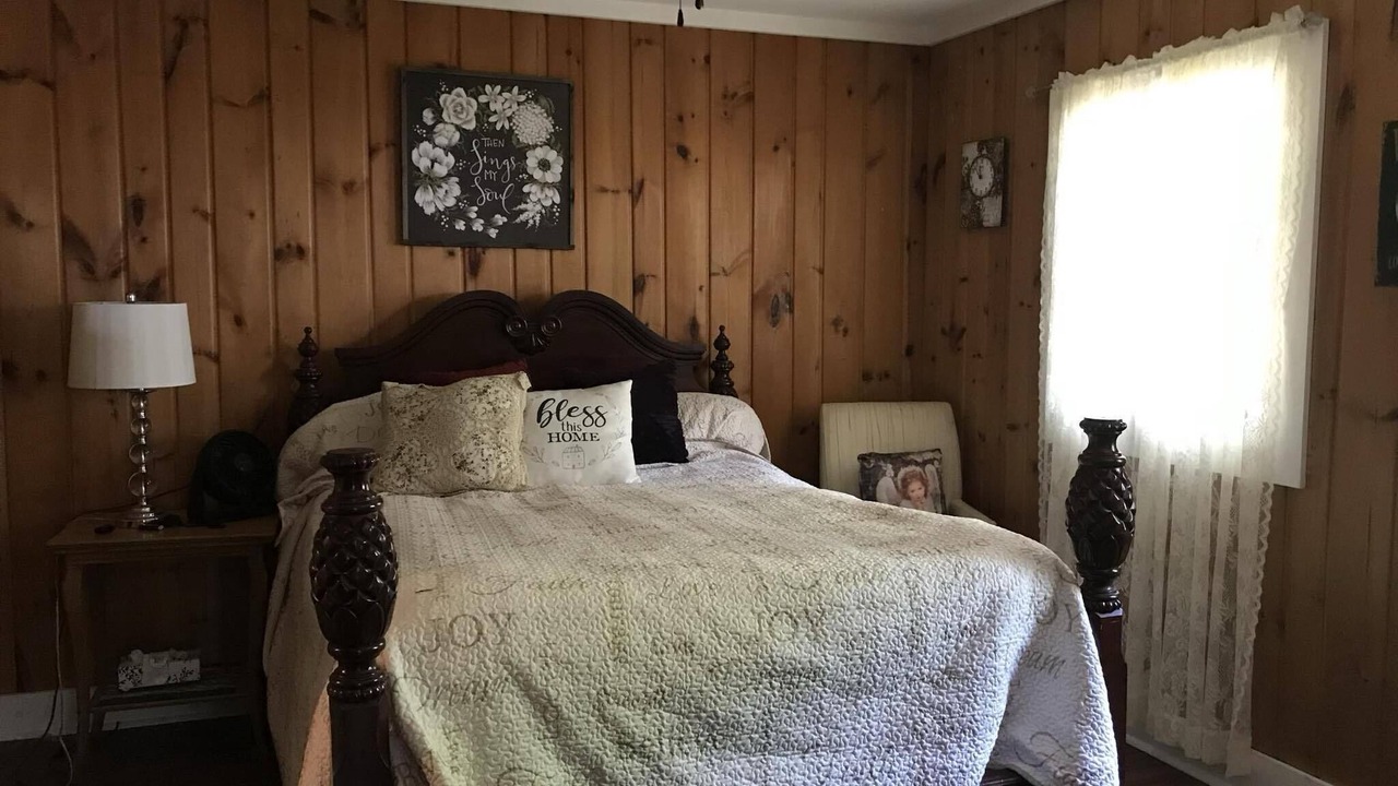 Photo of Bedroom in Day