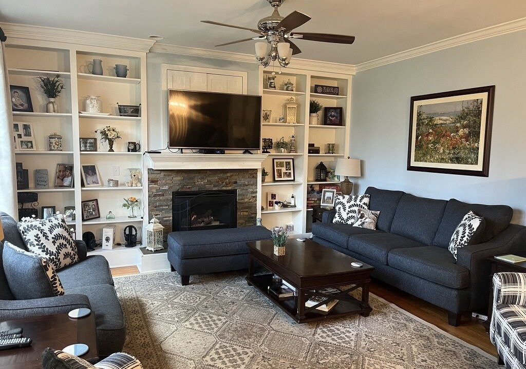 Photo of Livingroom in Saratoga Springs