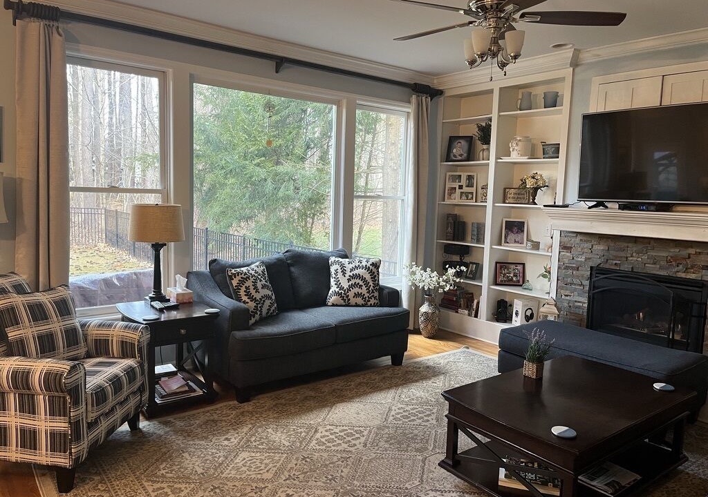 Photo of Livingroom in Saratoga Springs