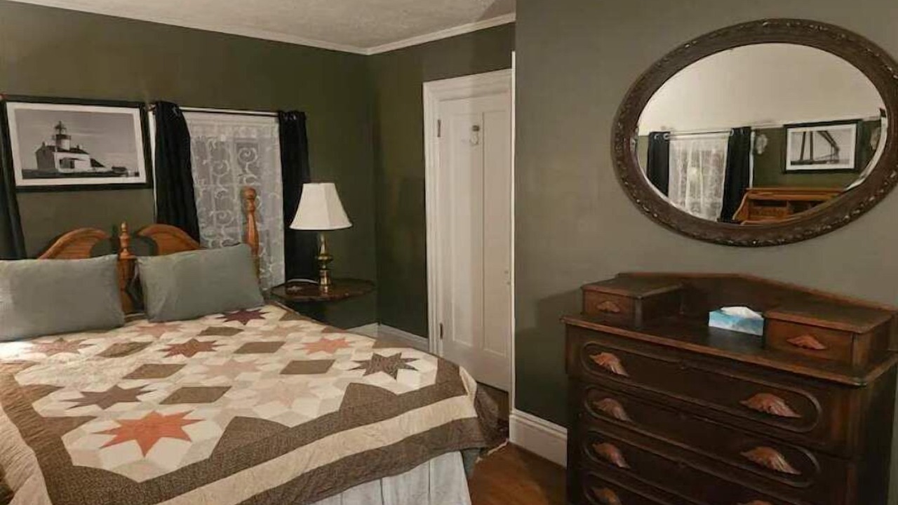 Photo of Bedroom in Earlville