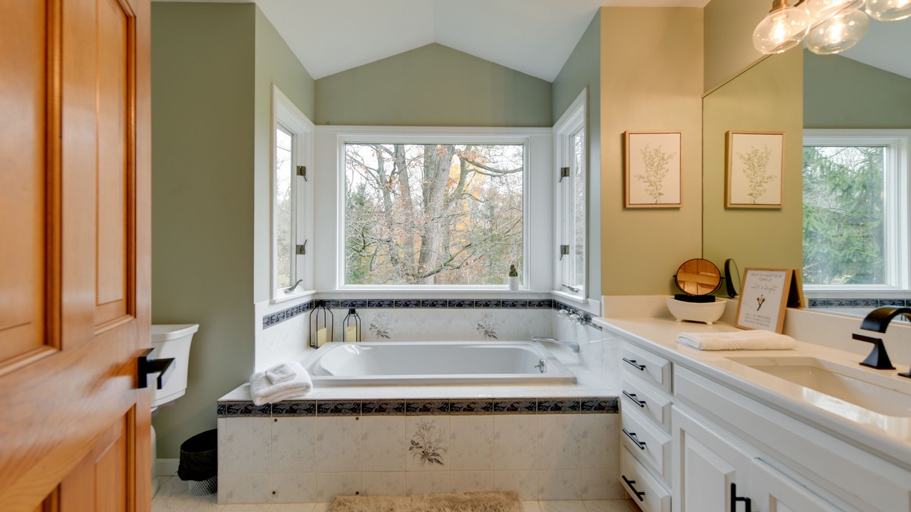 Photo of Bathroom in East Aurora