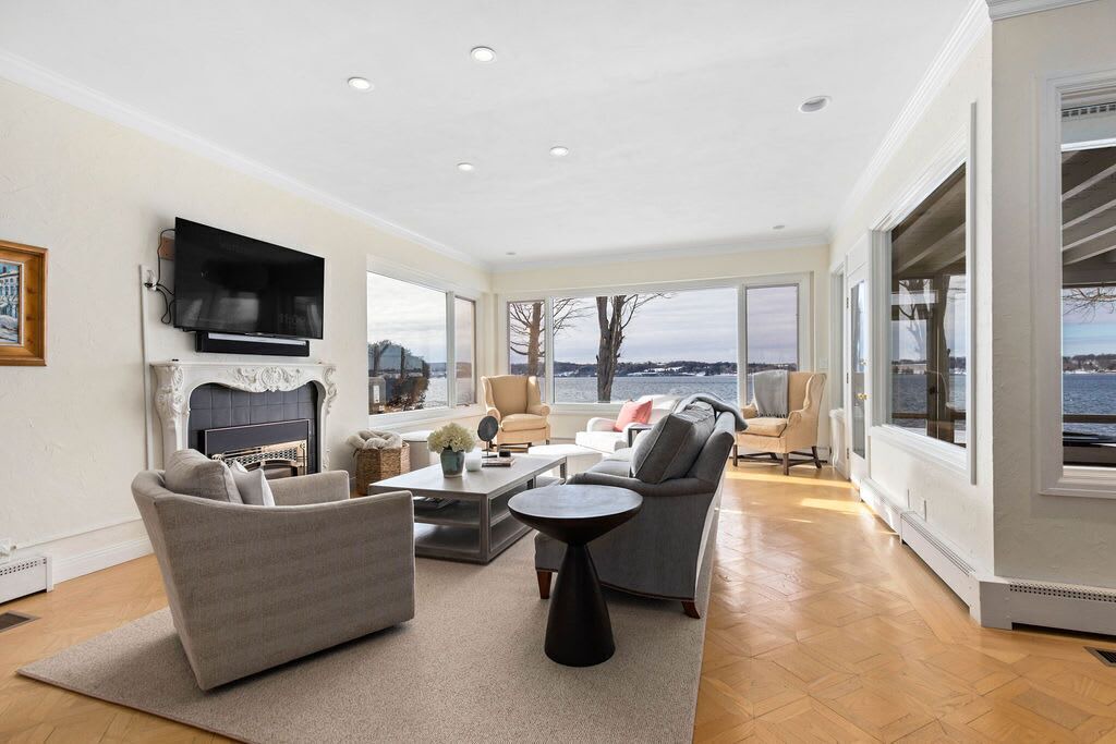Photo of Livingroom in Skaneateles