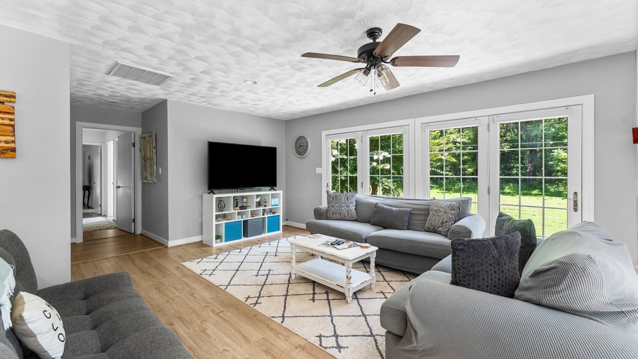 Photo of Bedroom in Weems