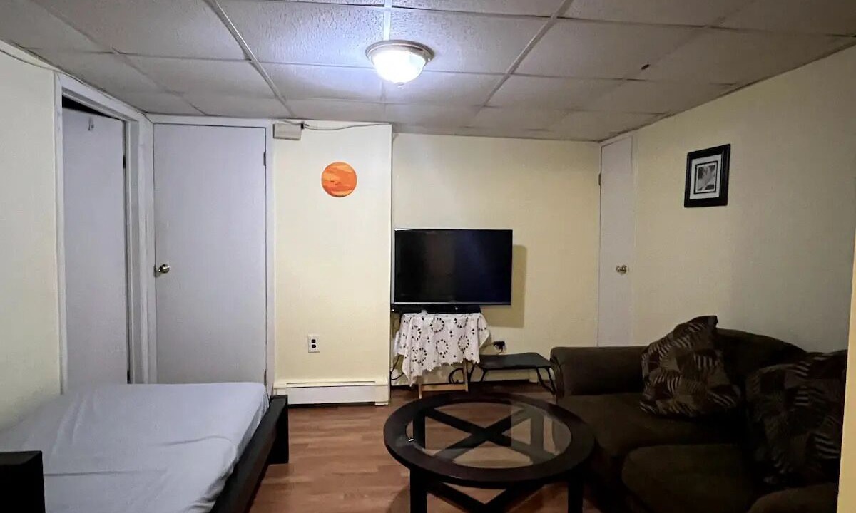 Photo of Livingroom in East Meadow