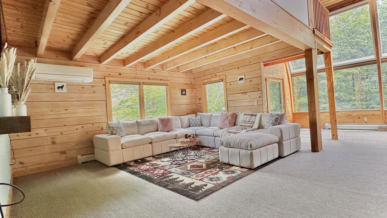 Photo of Livingroom in Corning