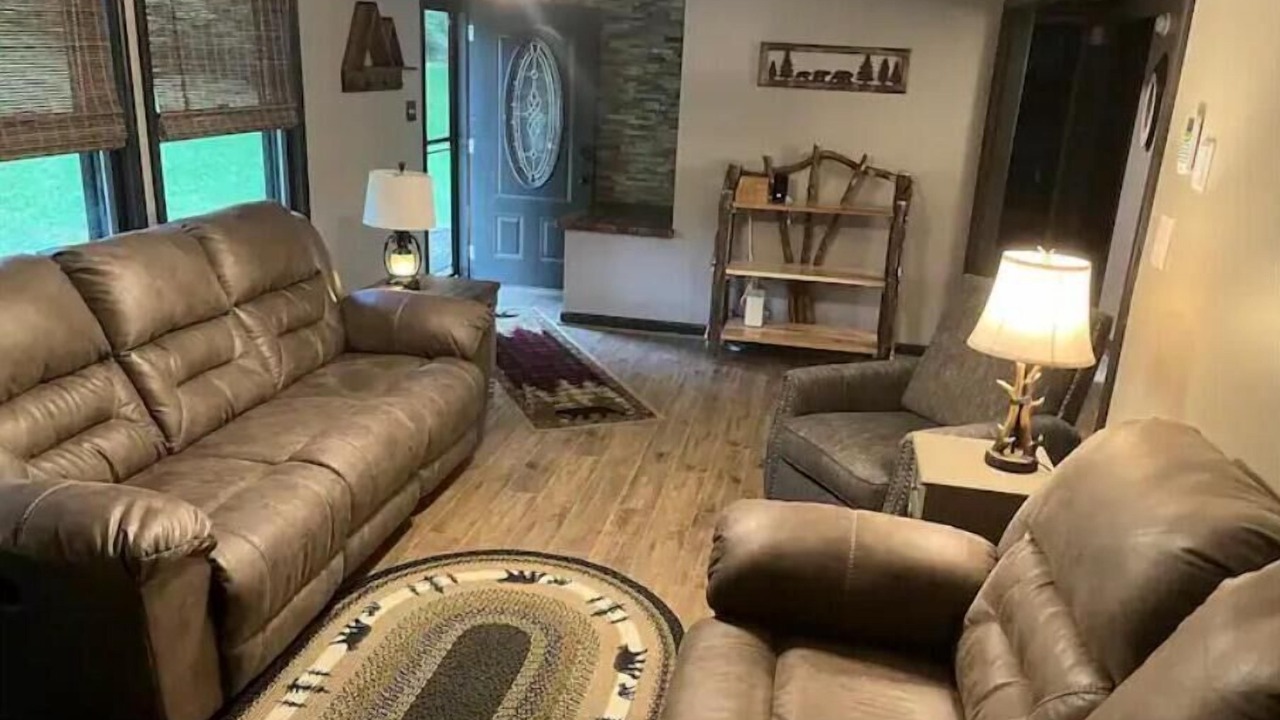Photo of Livingroom in McHenry