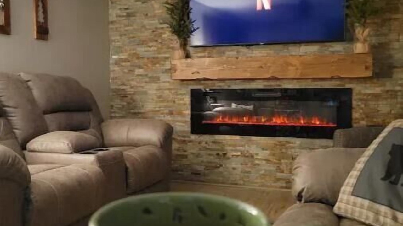 Photo of Livingroom in McHenry