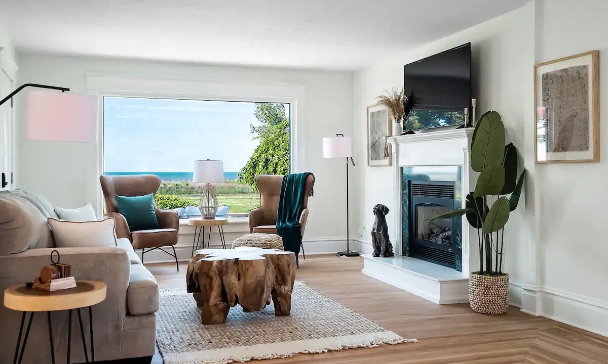 Photo of Livingroom in Port Clinton
