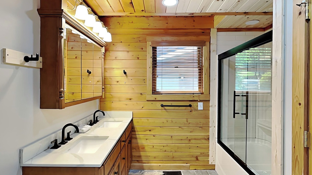 Photo of Bathroom in Thayerville