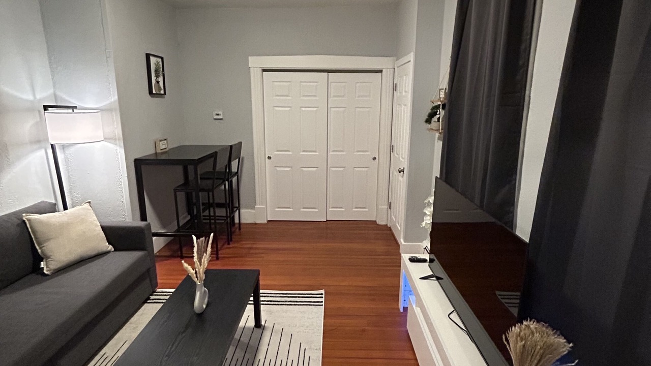 Photo of Livingroom in Lowell