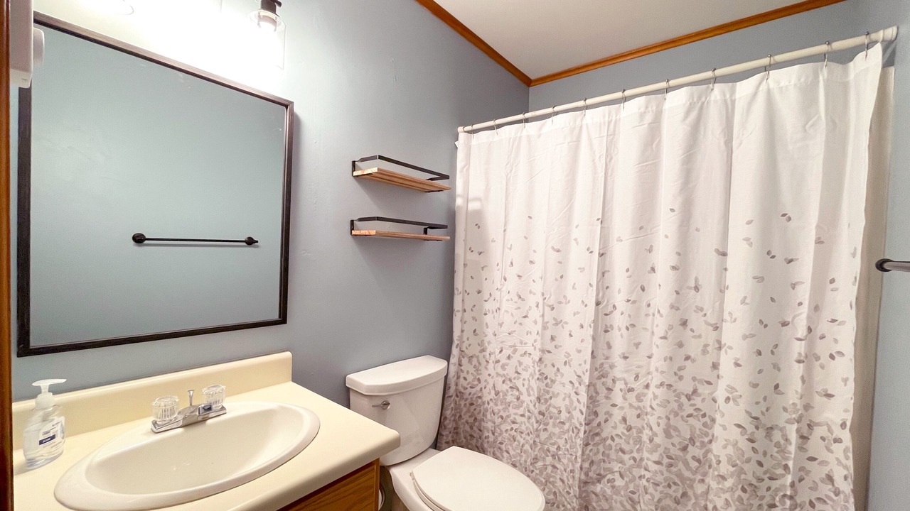 Photo of Bathroom in Newport Center