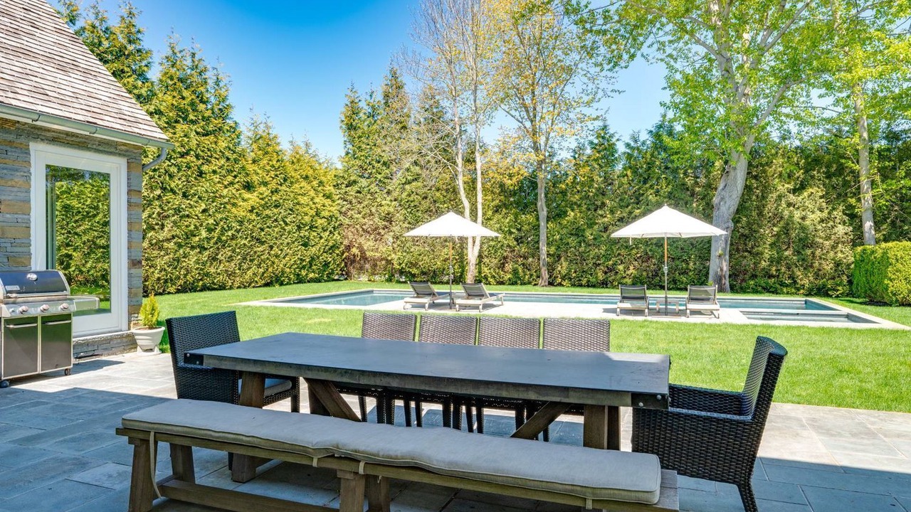 Photo of Outdoor in Amagansett Lanes