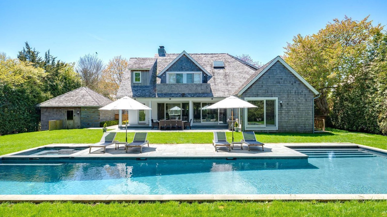 Photo of Outdoor in Amagansett Lanes