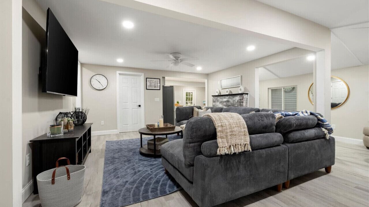 Photo of Livingroom in Sylvan Beach