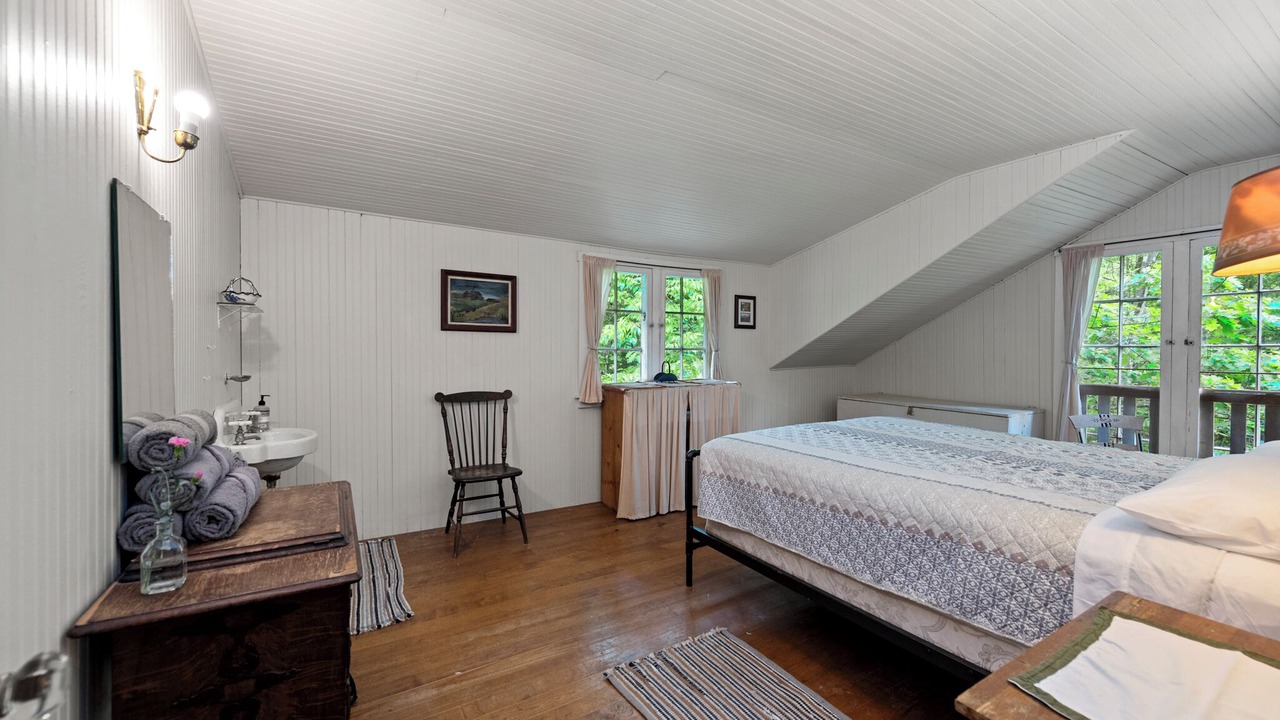 Photo of Bedroom in Warren
