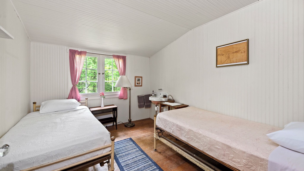 Photo of Bedroom in Warren