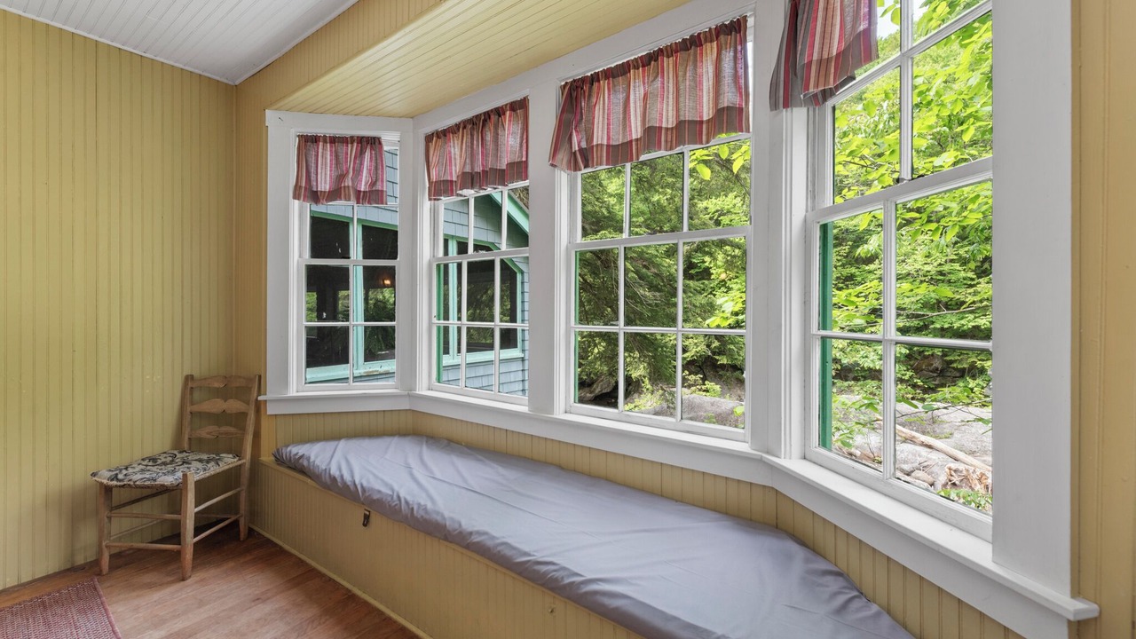 Photo of Bedroom in Warren