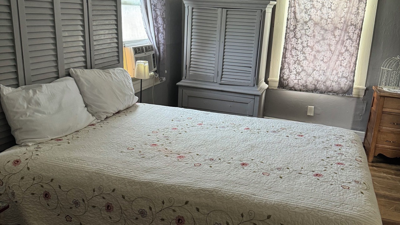Photo of Bedroom in West Middletown