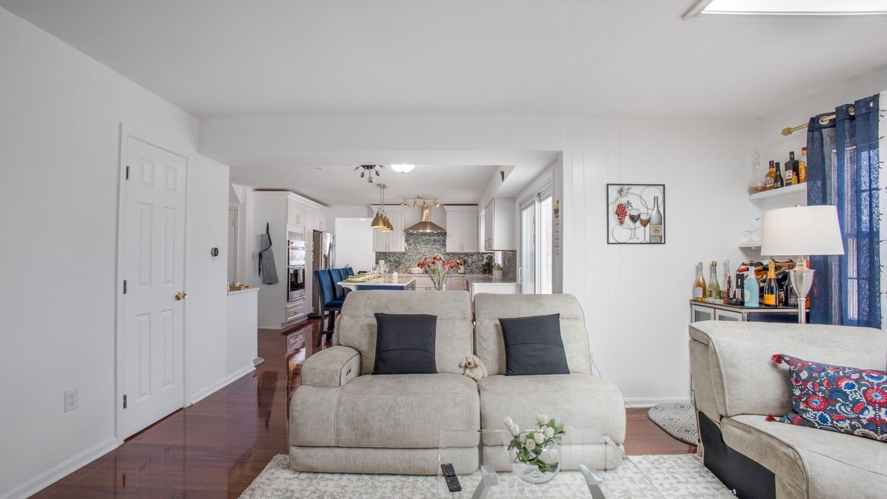 Photo of Livingroom in Aspen Hill