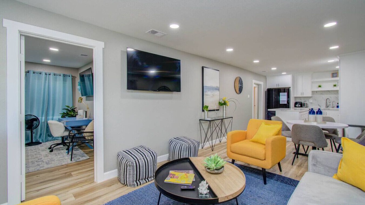 Photo of Livingroom in Hitchcock