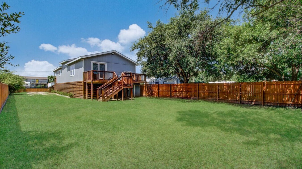 Photo of Outdoor in Hitchcock