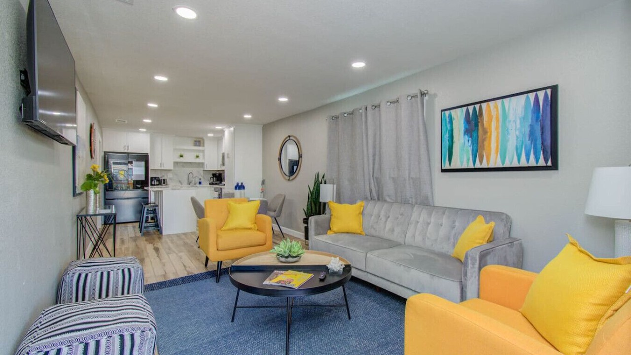 Photo of Livingroom in Hitchcock
