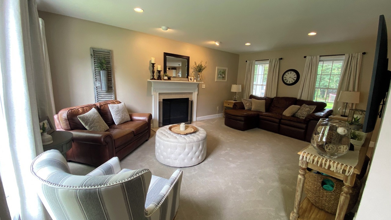 Photo of Livingroom in Saratoga Springs
