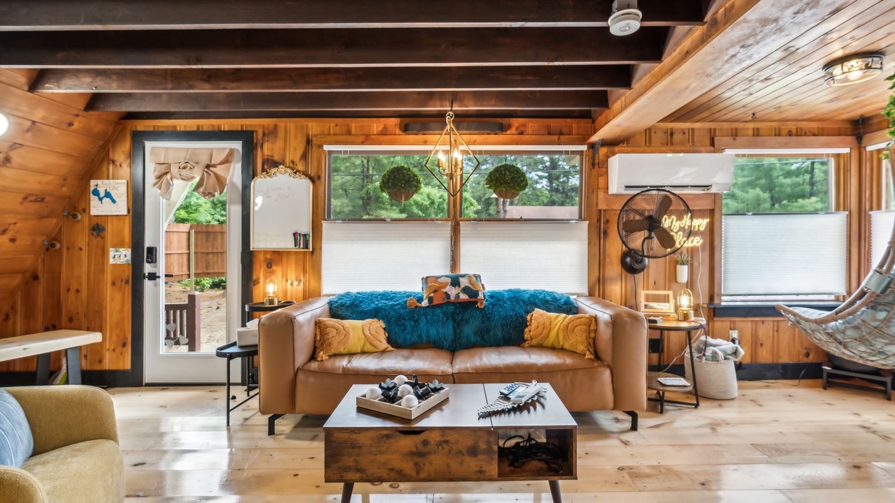 Photo of Livingroom in Newfield