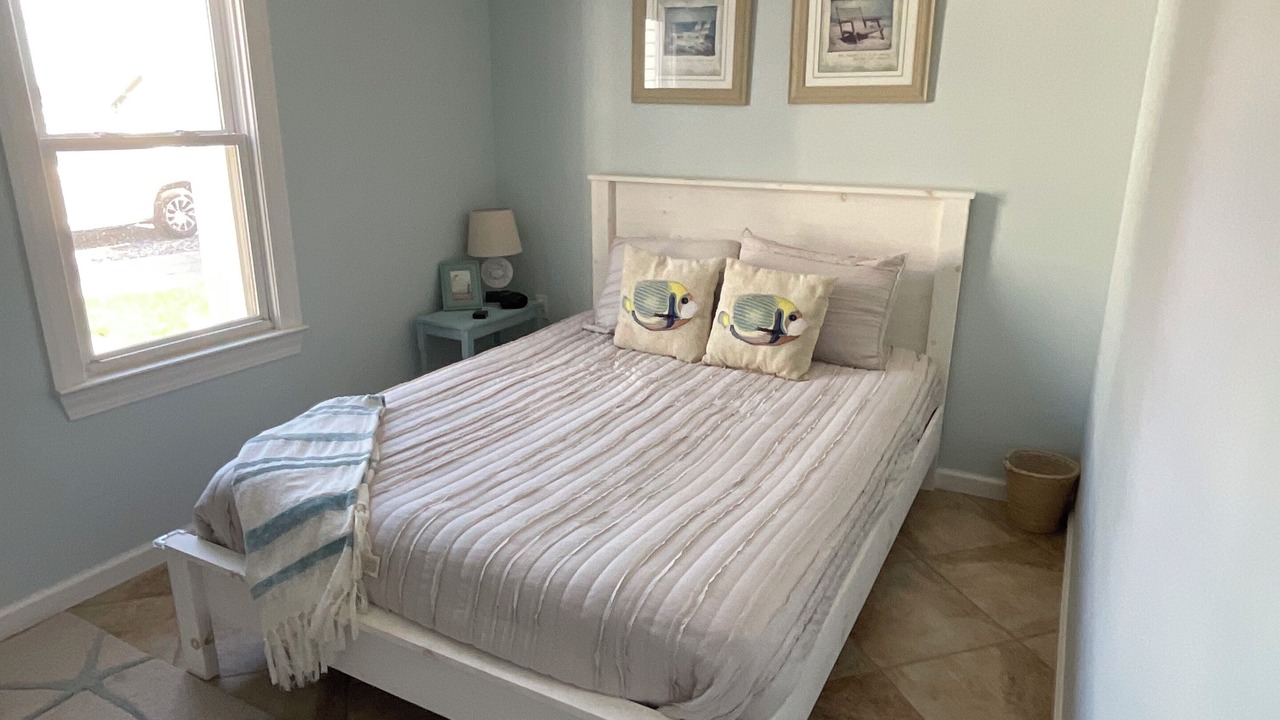 Photo of Bedroom in Old Saybrook