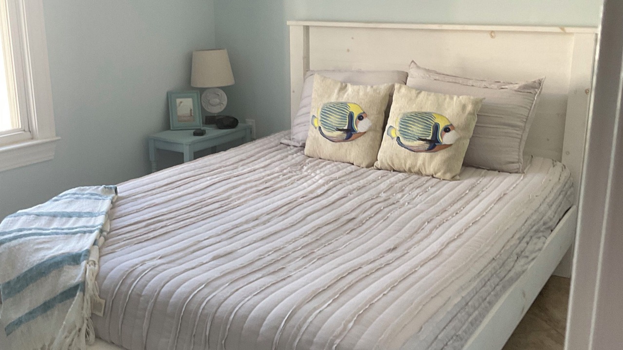 Photo of Bedroom in Old Saybrook