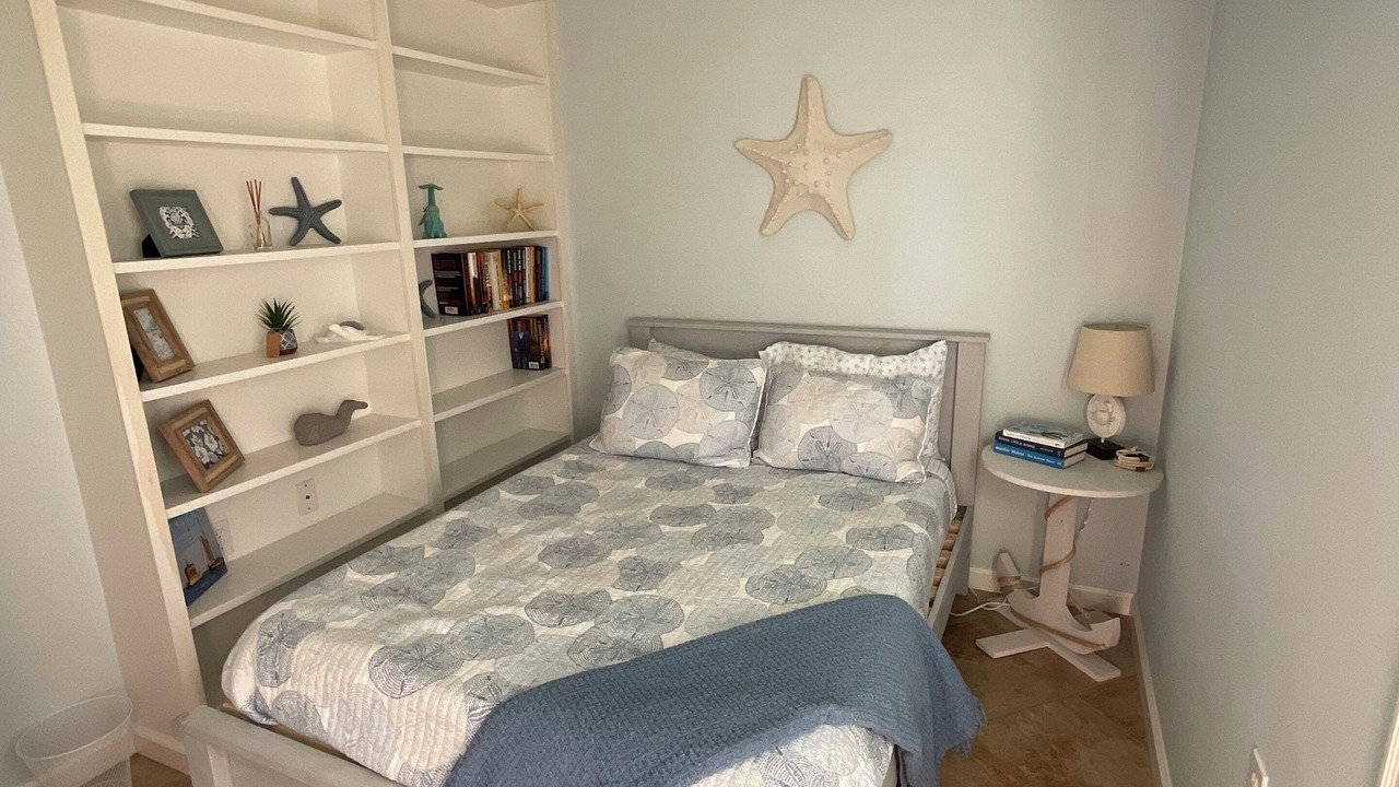 Photo of Bedroom in Old Saybrook