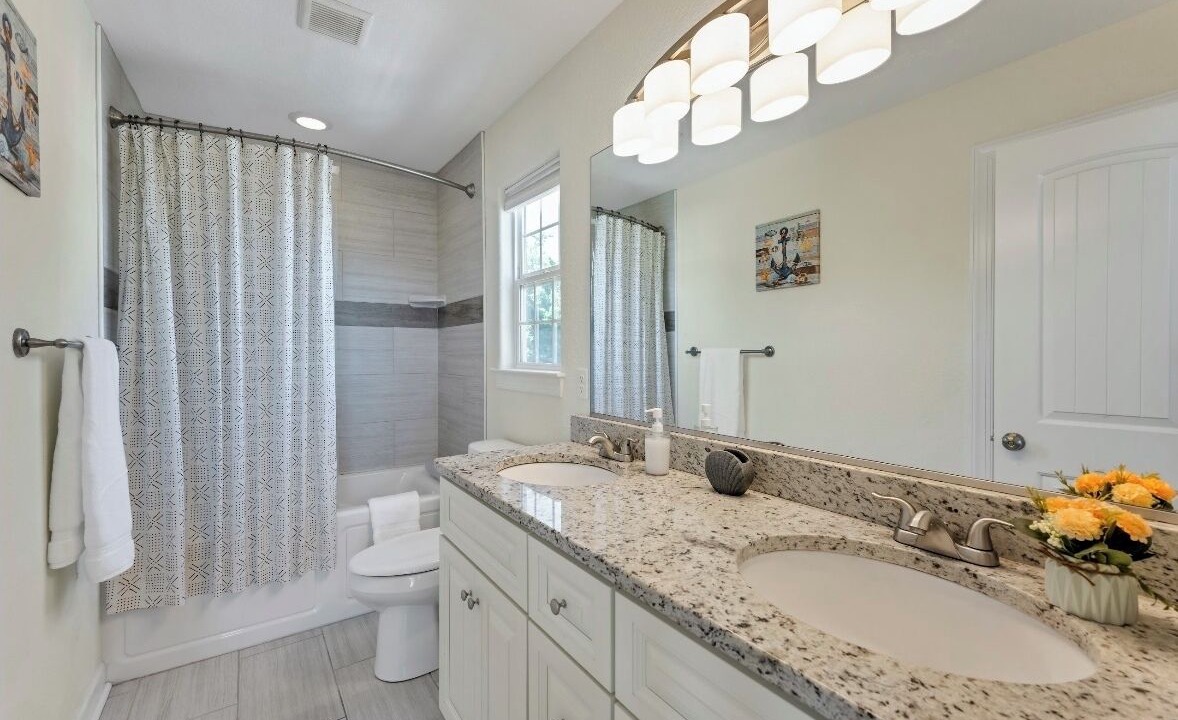 Photo of Bathroom in Willoughby Spit