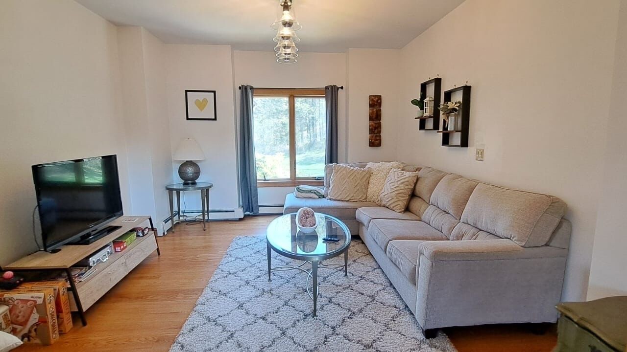 Photo of Livingroom in Salt Point