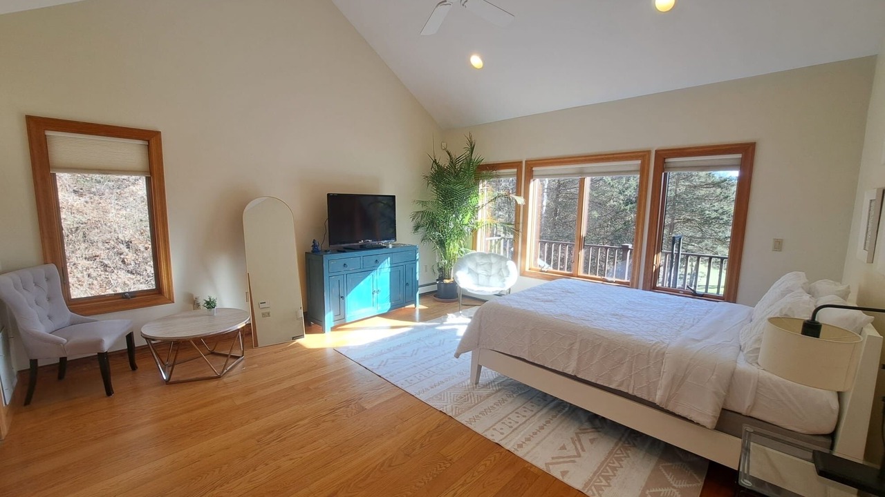Photo of Bedroom in Salt Point