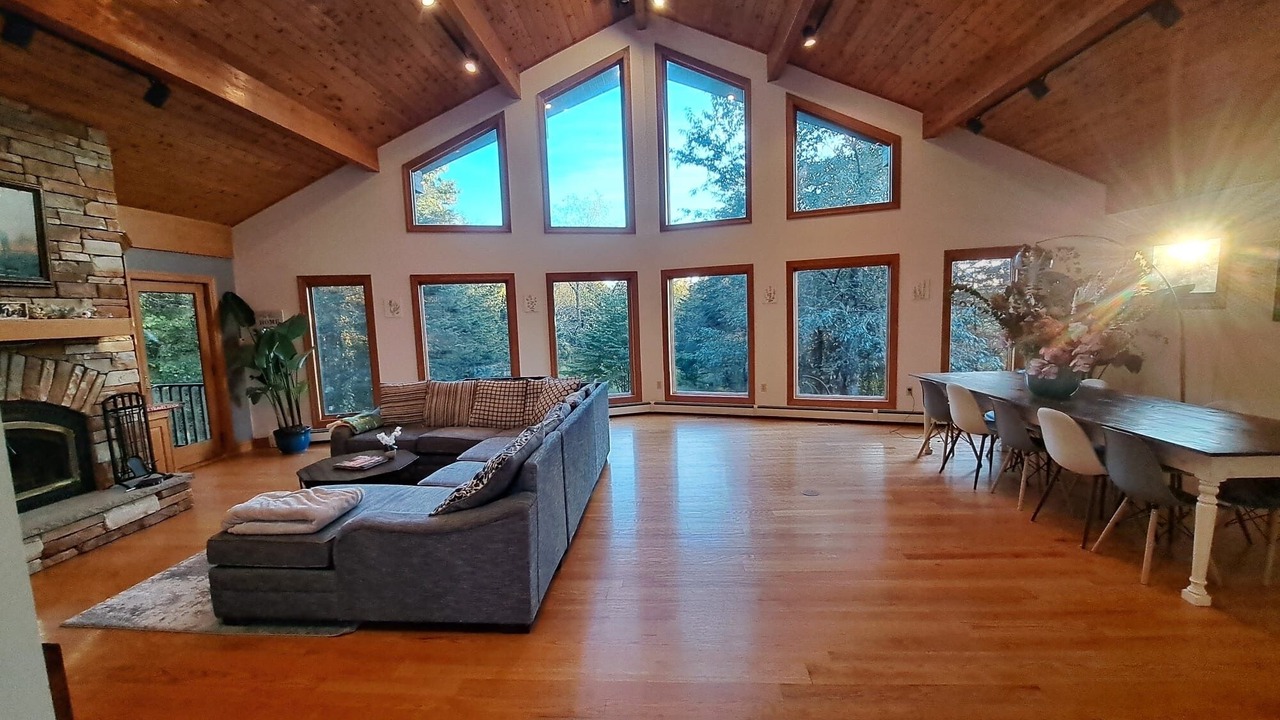 Photo of Livingroom in Salt Point