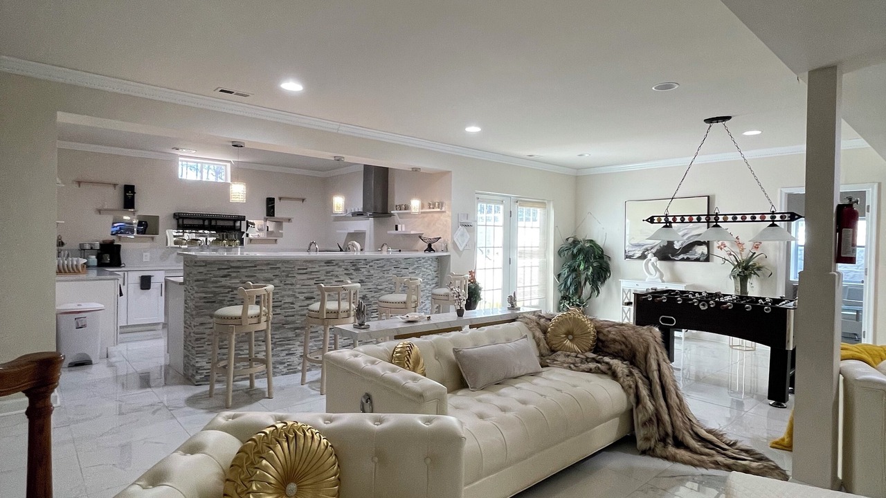 Photo of Livingroom in Calverton