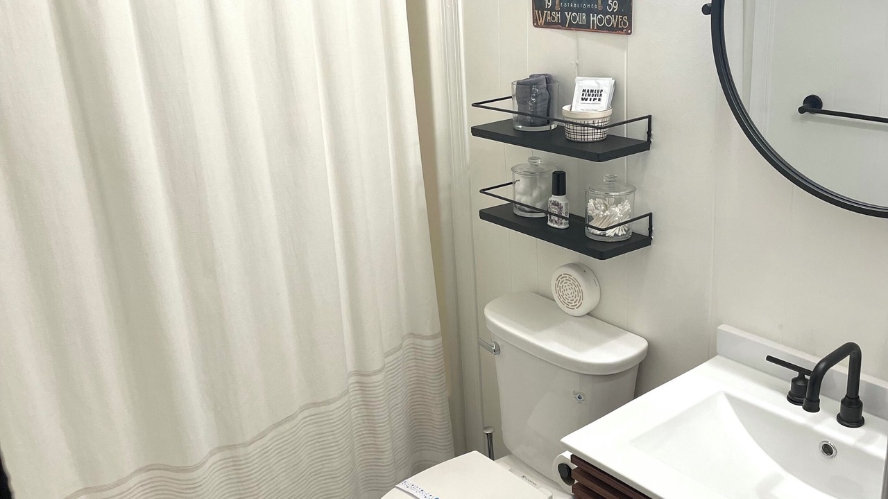 Photo of Bathroom in New Market
