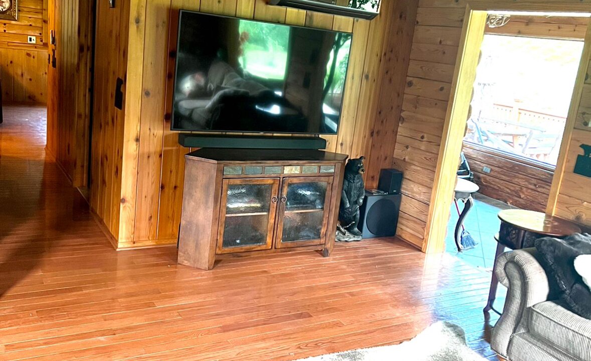 Photo of Livingroom in Roxbury