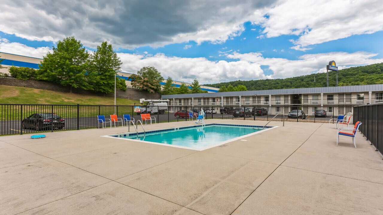 Photo of Outdoor in Hollins