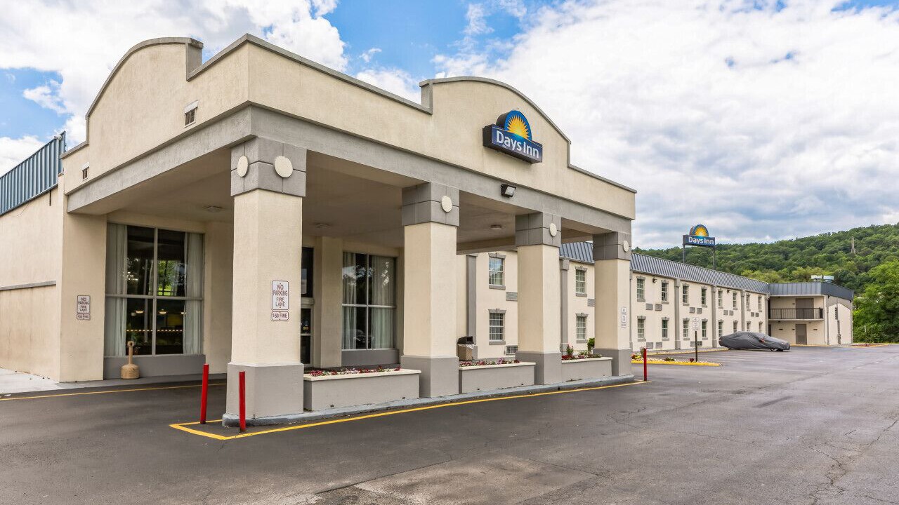 Photo of Outdoor in Hollins