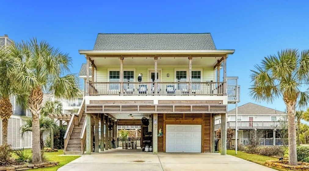Photo of Patio Balcony in Pirates Beach