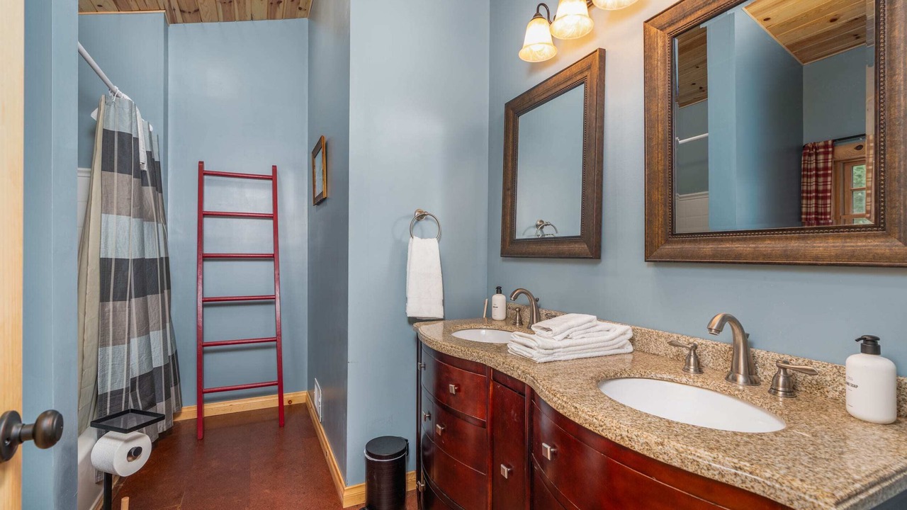 Photo of Bathroom in Townshend