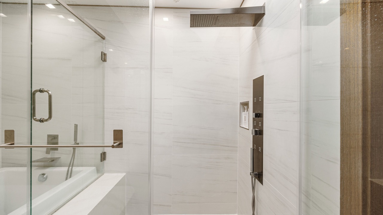 Photo of Bathroom in Alden Manor
