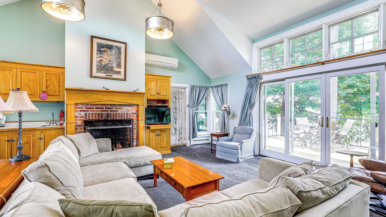 Photo of Livingroom in New London