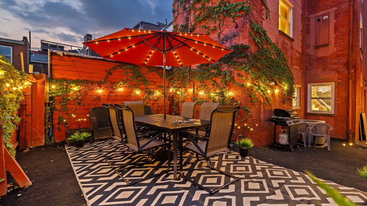 Photo of Outdoor in South Side Flats