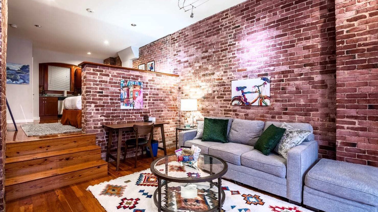 Photo of Livingroom in North End