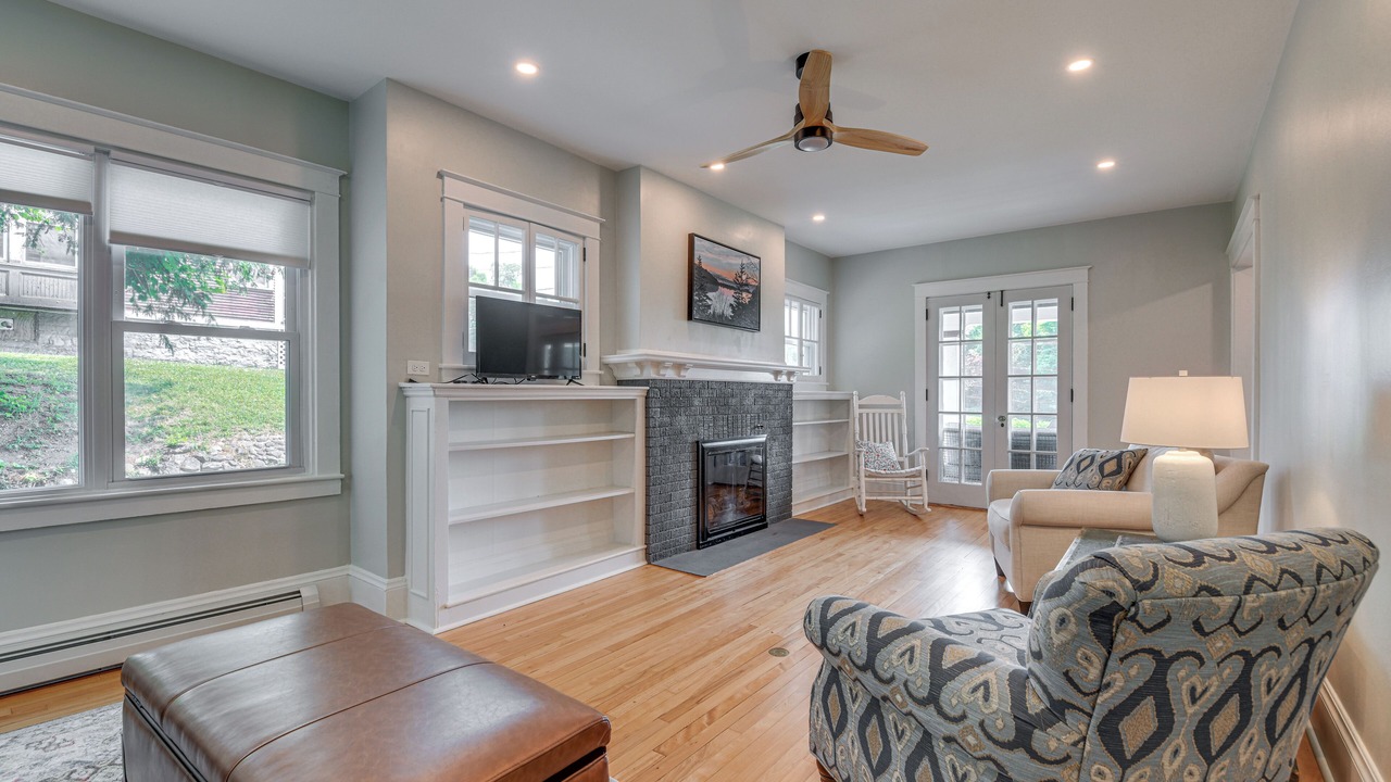 Photo of Livingroom in North Lake George