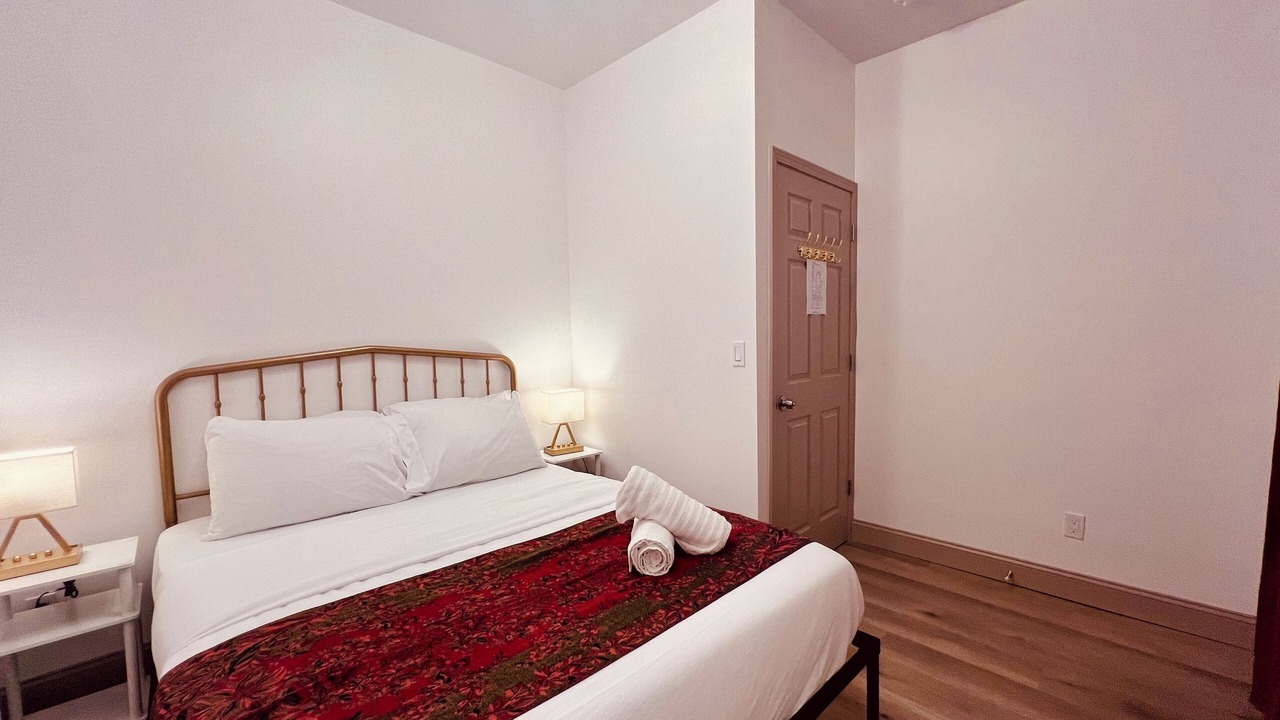 Photo of Bedroom in Downtown Niagara Falls